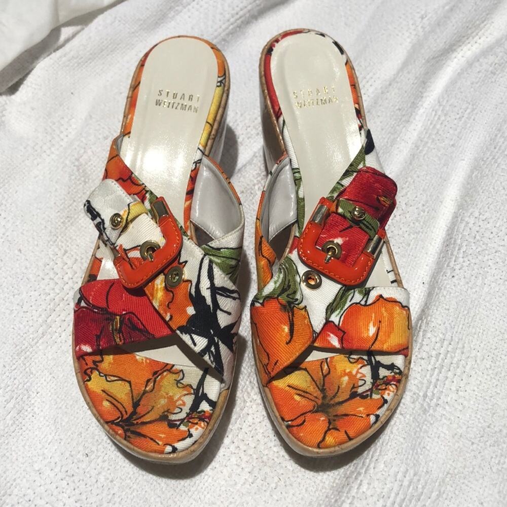 Stuart weitzman 8 floral wedge euc